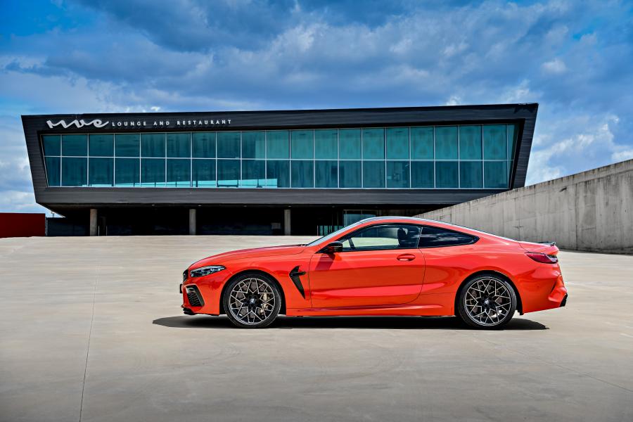  BMW M8 Competition Coupe (F92) 2019 года  (UK) (фото 21 из 157)